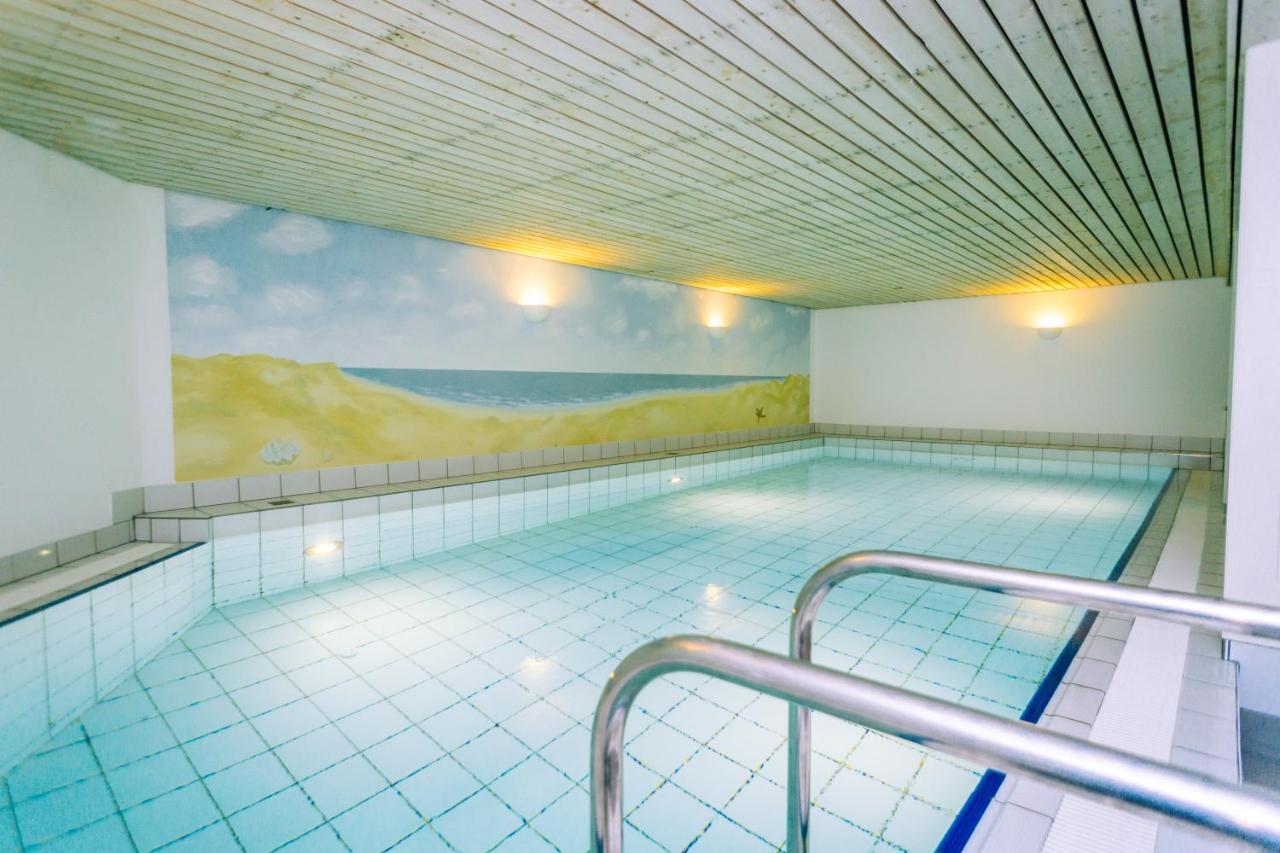 Gemuetliche Wohnung Unter Reet Mit Pool Und Sauna In Keitum Exterior photo
